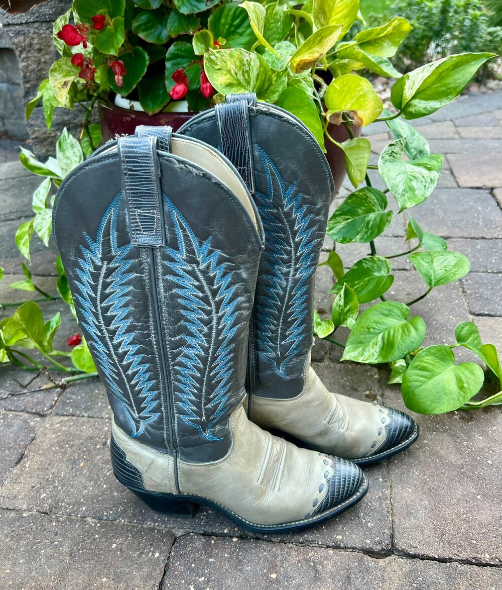 Vintage Texas Brand Boots cowgirl embroidered tan, blue western boots size 6.5